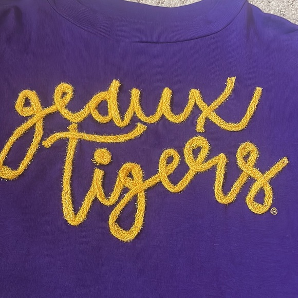 Stewart Simmons geaux  tigers long sleeve light sweater! Excellent condition! - Picture 2 of 3